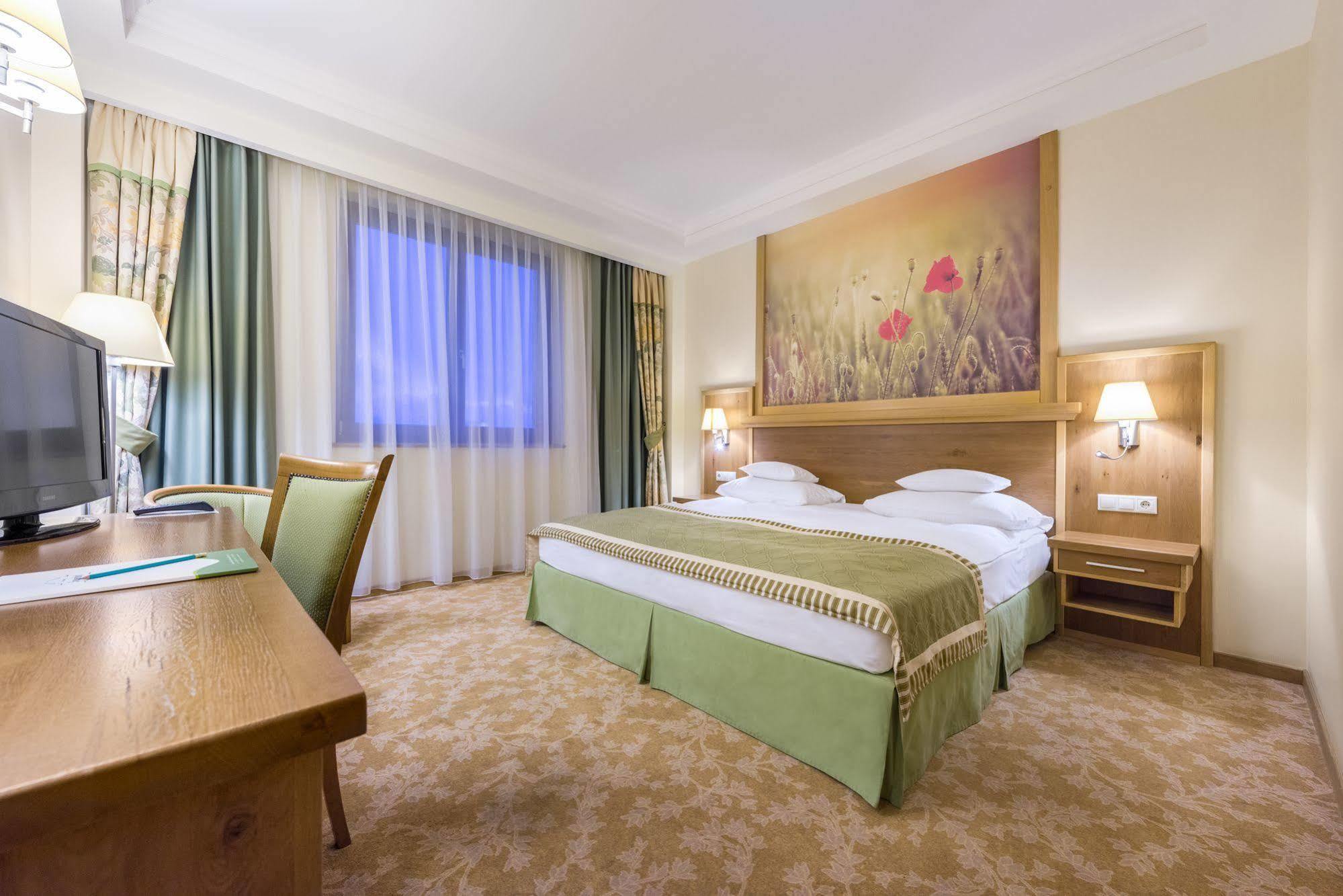 Hotel Sonnenhof ซูชาวา ภายนอก รูปภาพ