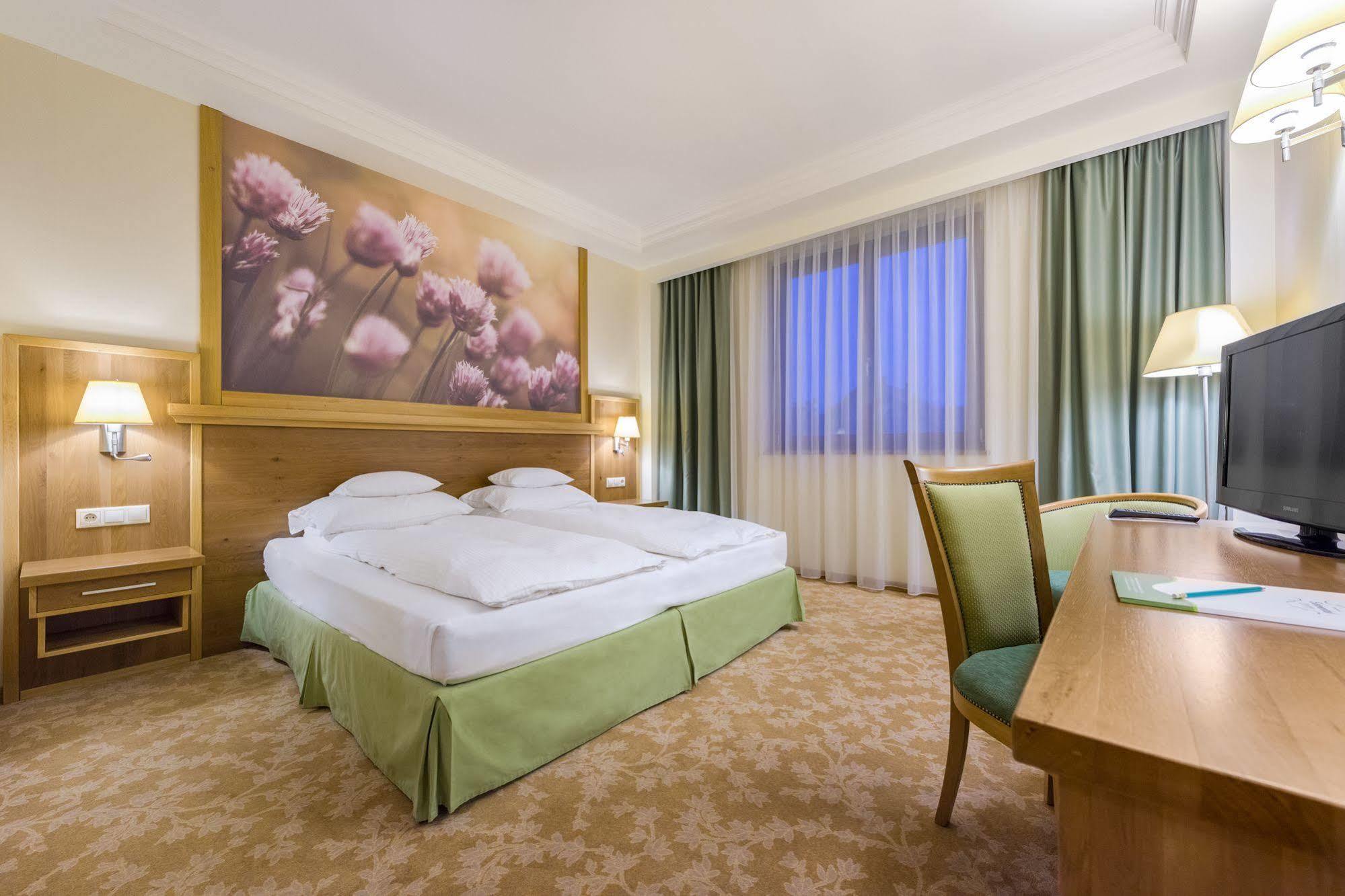 Hotel Sonnenhof ซูชาวา ภายนอก รูปภาพ
